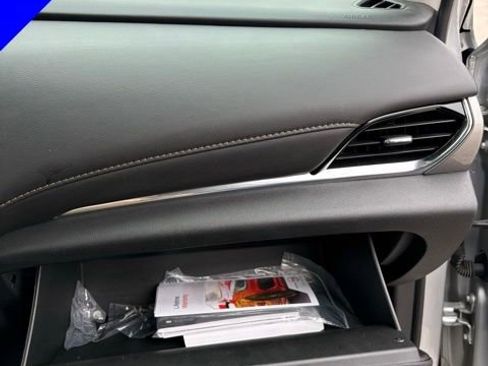 Used 2020 Chevrolet Traverse RS AWD/4WD image 38