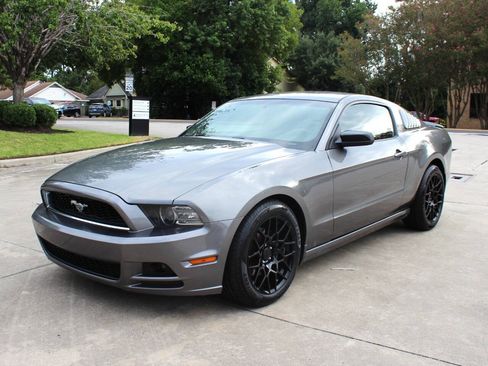 Used 2014 Ford Mustang Coupe w/ Equipment Group 102A RWD image 4