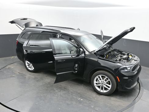Used 2023 Dodge Durango GT image 39