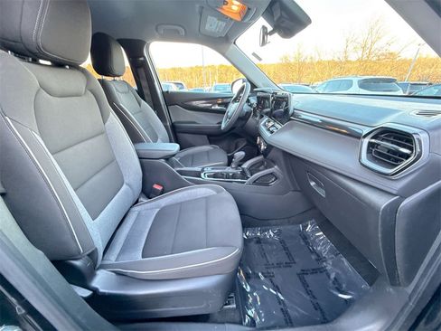 Used 2025 Chevrolet TrailBlazer LT image 24