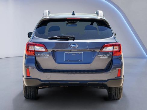 Used 2017 Subaru Outback 2.5i Premium image 6
