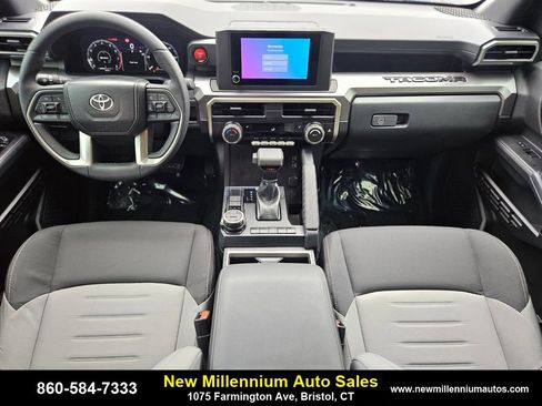 Used 2024 Toyota Tacoma TRD Off-Road image 12