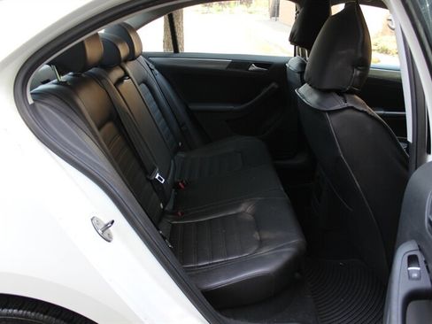 Used 2013 Volkswagen Jetta SEL FWD image 15