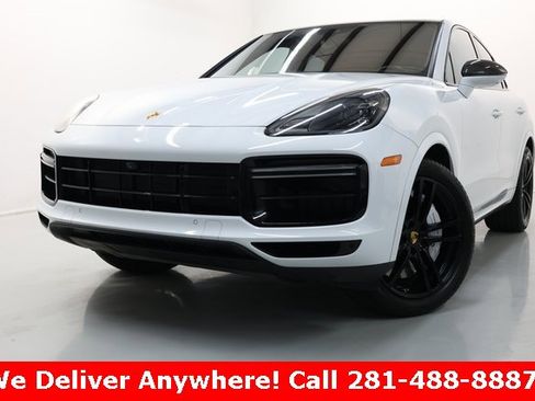 Used 2020 Porsche Cayenne Turbo image 2