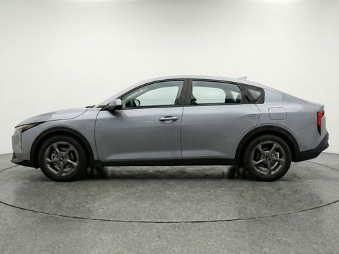Used 2025 Kia K4 LXS image 5