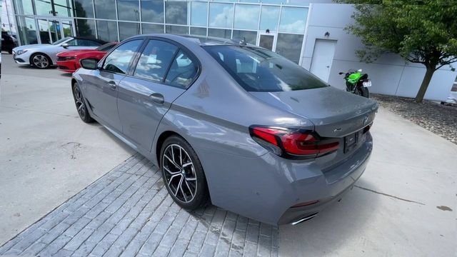 Used 2022 BMW 530e xDrive w/ Premium Package AWD/4WD image 8