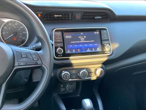 Used 2023 Nissan Kicks S image 7