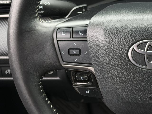 Used 2025 Toyota Camry SE FWD image 13