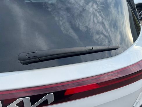 Certified 2025 Kia Seltos EX w/ EX Sunroof Package AWD/4WD image 38
