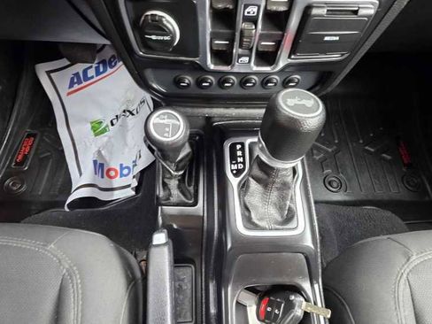 Used 2020 Jeep Wrangler Unlimited Sport S image 17