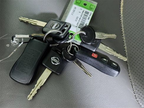 Used 2019 Nissan Frontier SL image 34