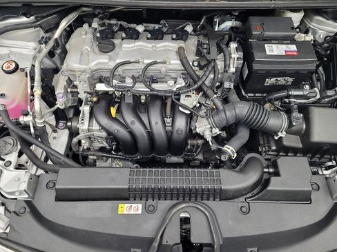 Used 2021 Toyota Corolla LE FWD image 30