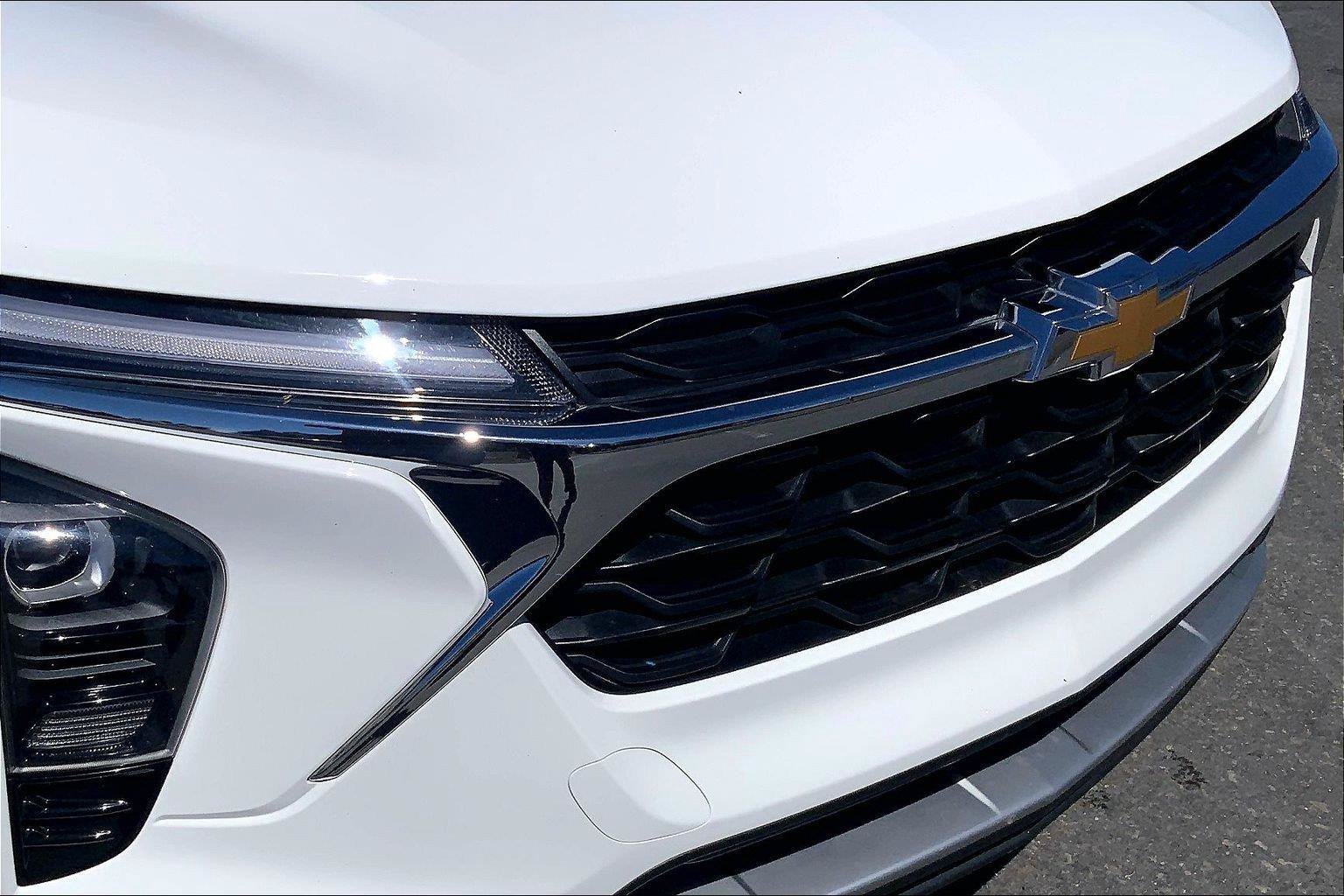 Used 2026 Chevrolet Trax LT FWD image 31