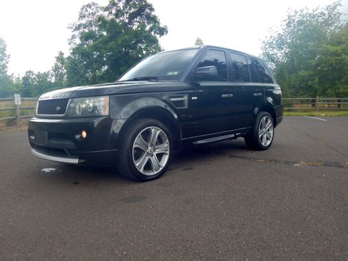 Used 2011 Land Rover Range Rover Sport HSE image 3