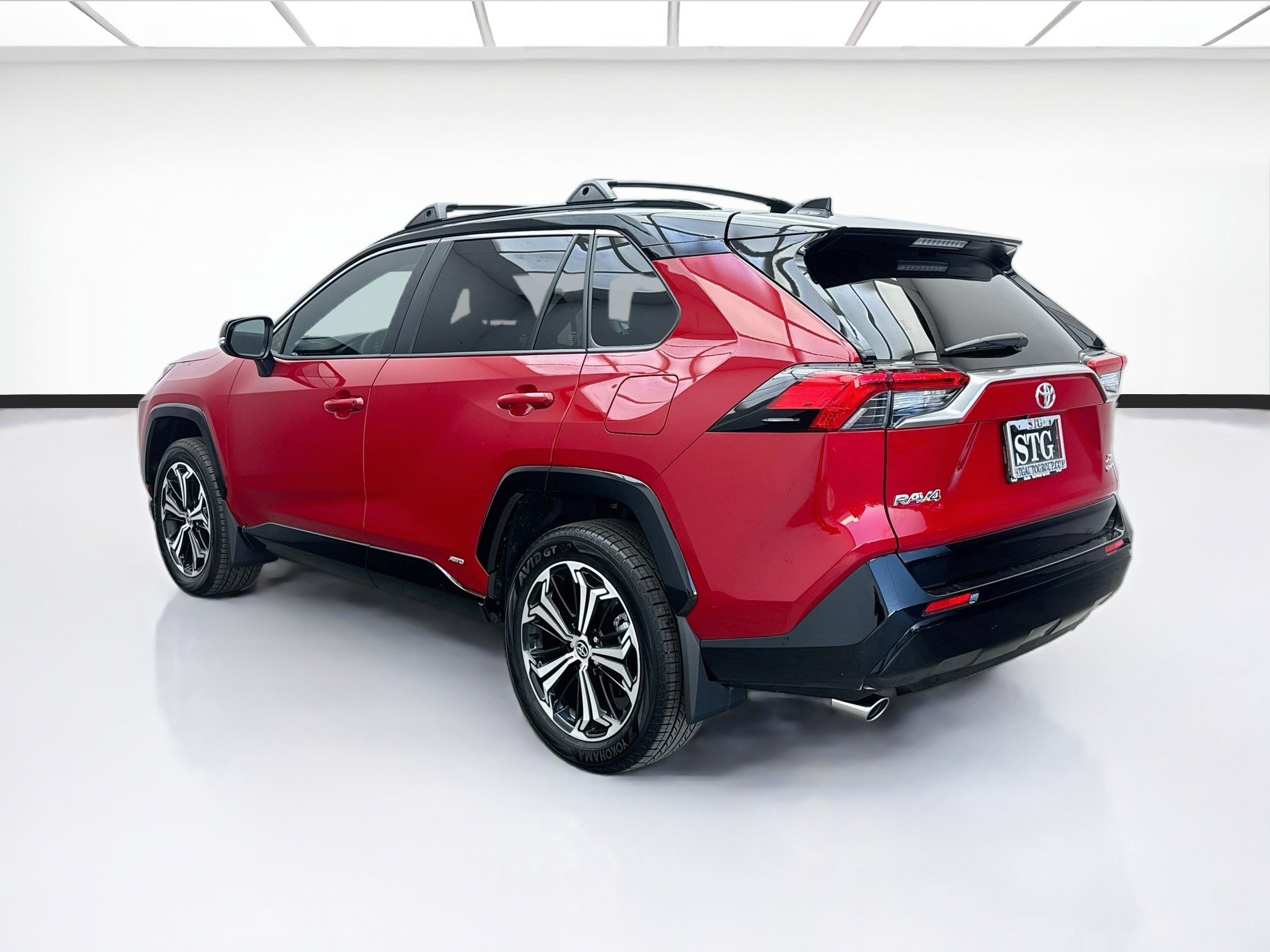 Used 2025 Toyota RAV4 XSE AWD/4WD image 6
