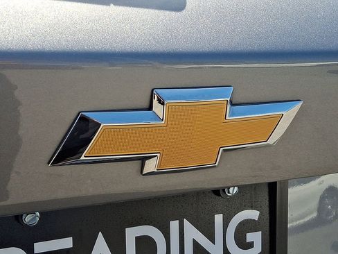 Used 2025 Chevrolet Trax LT w/ LT Convenience Package FWD image 32