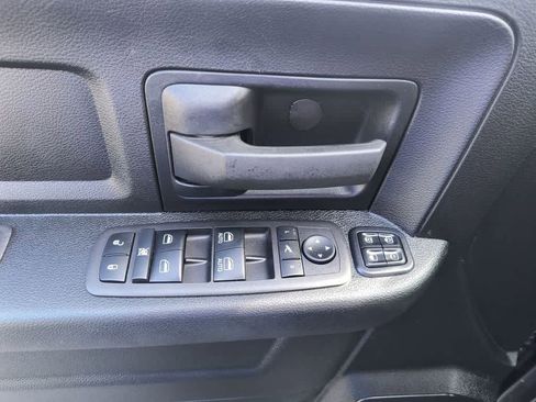 Used 2024 RAM 2500 Tradesman w/ Chrome Appearance Group image 13