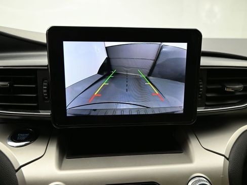 Used 2022 Ford Explorer XLT w/ Equipment Group 202A RWD image 13