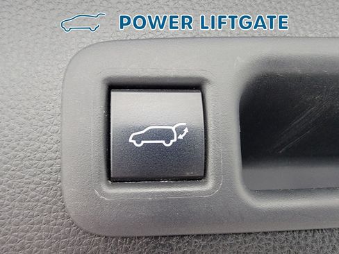 Used 2022 Toyota Highlander XLE AWD/4WD image 29