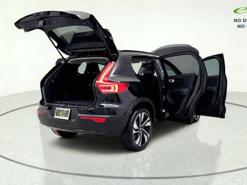 Used 2024 Volvo XC40 B5 Plus w/ Protection Package Premier AWD/4WD image 18