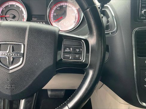 Used 2020 Dodge Grand Caravan SXT image 19