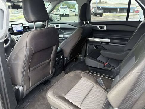 Used 2022 Ford Explorer XLT RWD image 13