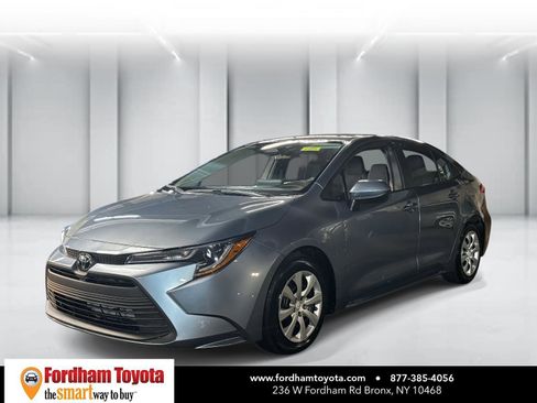 Used 2024 Toyota Corolla LE image 4