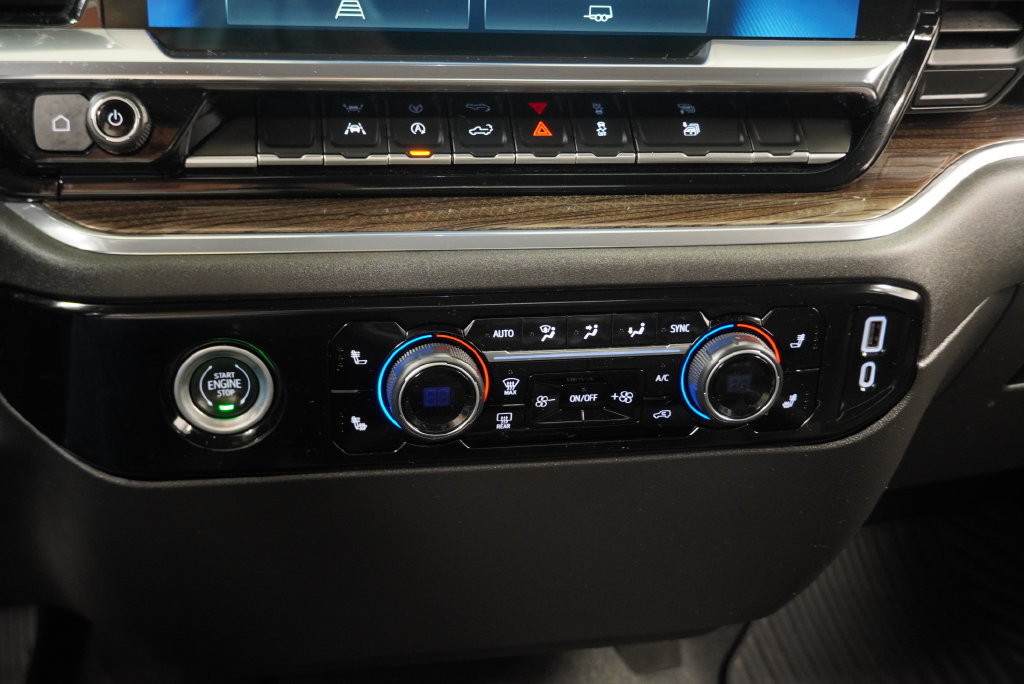 Used 2024 Chevrolet Silverado 1500 LT AWD/4WD image 28