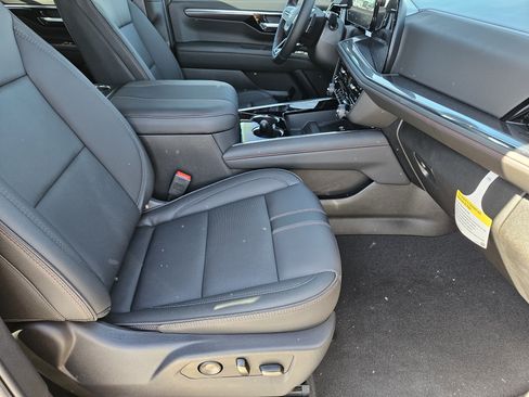 New 2026 Chevrolet Suburban RST w/ Comfort Package AWD/4WD image 10