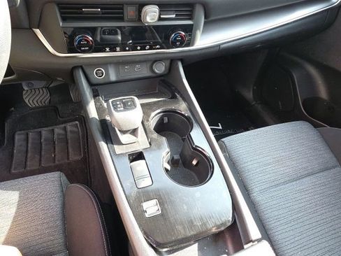 Used 2023 Nissan Rogue SV FWD image 17