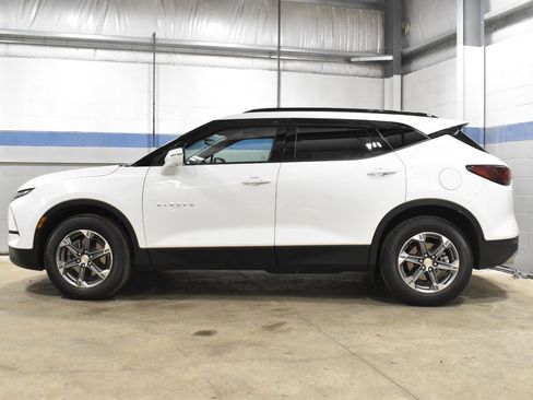 Used 2024 Chevrolet Blazer LT w/ Sound & Technology Package FWD image 29