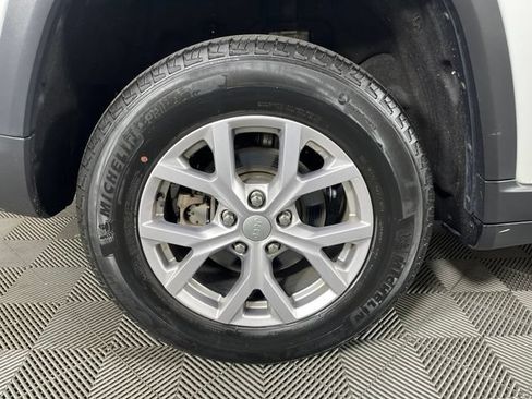 Used 2022 Jeep Grand Cherokee Limited AWD/4WD image 12