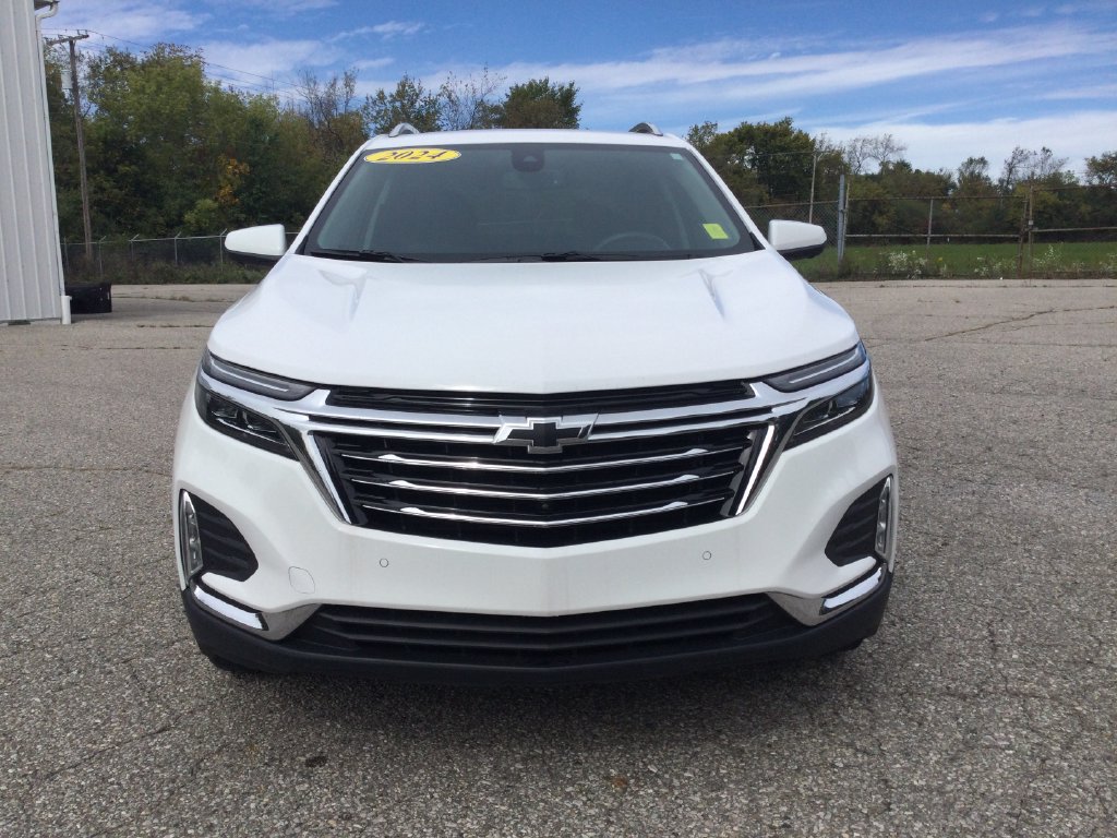 Used 2024 Chevrolet Equinox Premier FWD image 2