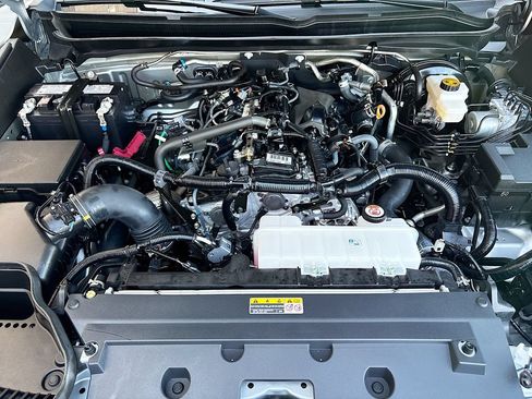 Certified 2026 Toyota Tacoma SR5 AWD/4WD image 28