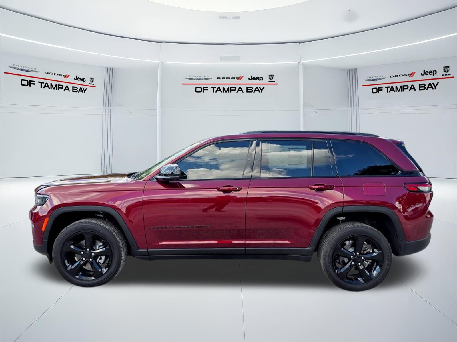 New 2025 Jeep Grand Cherokee Altitude RWD image 3