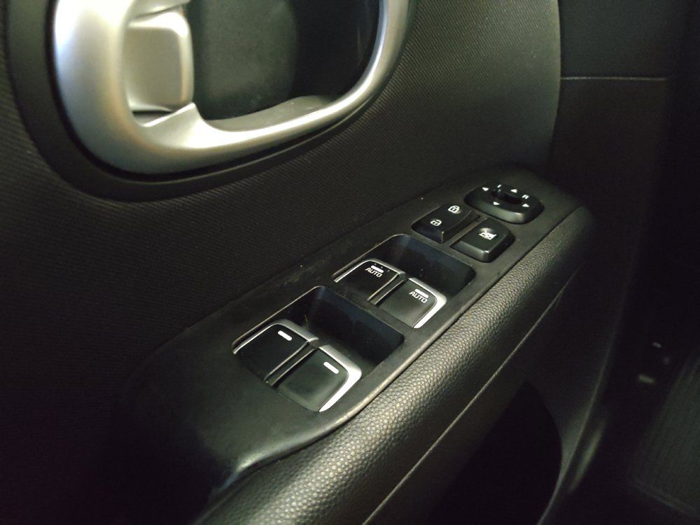 Used 2019 Kia Soul + FWD image 27