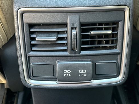 Used 2022 Subaru Forester Premium image 15