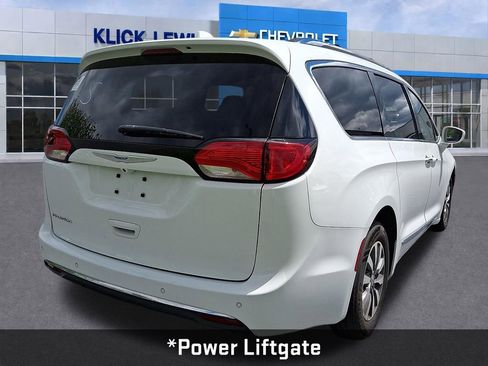 Used 2020 Chrysler Pacifica Touring-L Plus FWD image 8