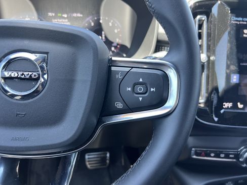 Used 2022 Volvo XC40 T5 R-Design w/ Advanced Package AWD/4WD image 20