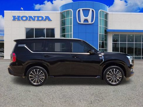 Used 2025 Nissan Armada Platinum Reserve AWD/4WD image 2