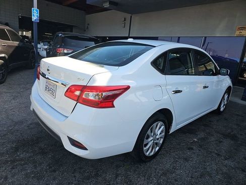 Used 2019 Nissan Sentra SV FWD image 3