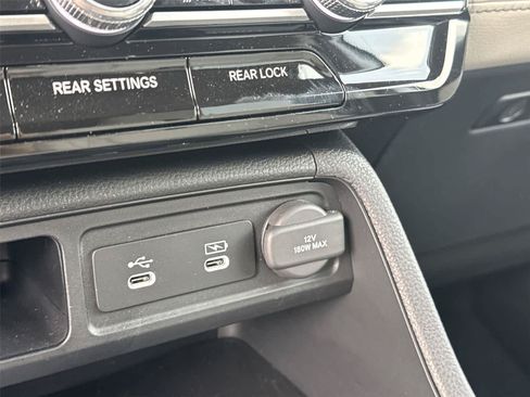 Used 2026 Honda Pilot Touring image 25