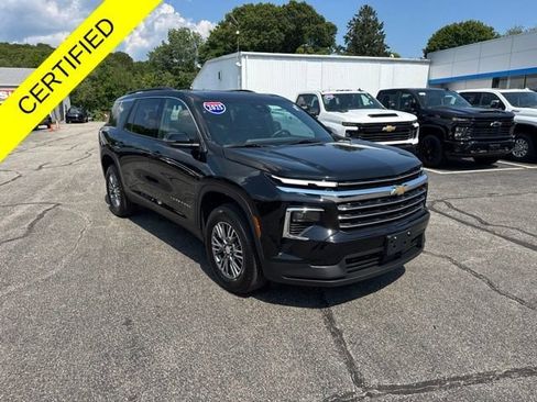 Used 2025 Chevrolet Traverse LT w/ LPO, Floor Liner Package FWD image 1