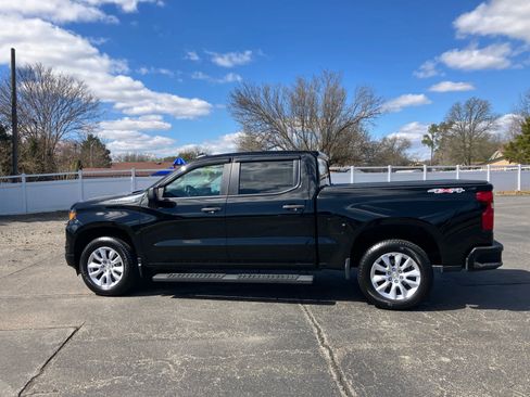 Used 2022 Chevrolet Silverado 1500 Custom image 5