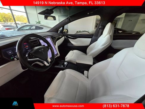 Used 2017 Tesla Model X 75D image 28