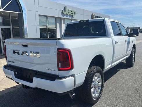New 2026 RAM 2500 Laramie AWD/4WD image 9