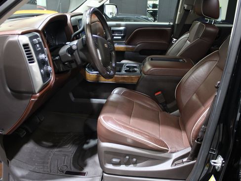 Used 2015 Chevrolet Silverado 1500 High Country w/ High Country Premium Package AWD/4WD image 23