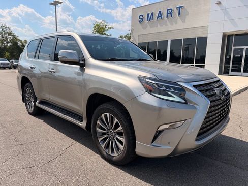 Used 2023 Lexus GX 460 Luxury w/ Accessory Package AWD/4WD image 2