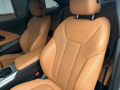 Used 2025 BMW M240i Coupe RWD image 3