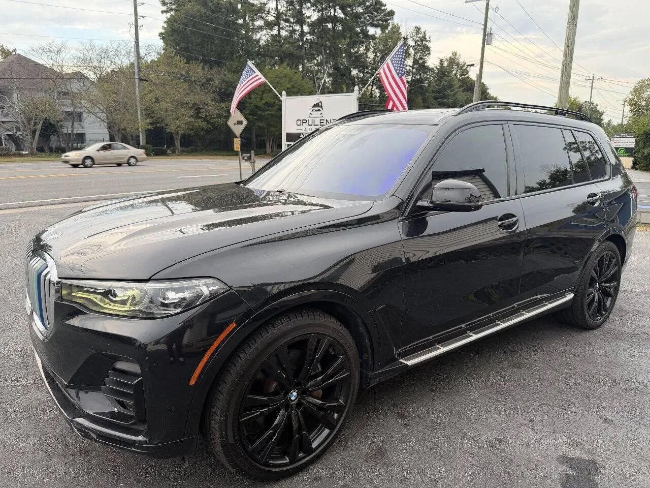 Used 2019 BMW X7 xDrive50i w/ Premium Package AWD/4WD image 4